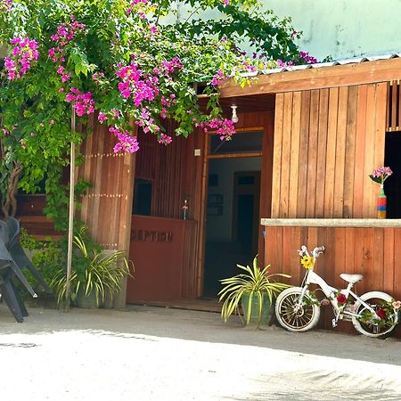 Leisure Inn Guest House Bodufolhudhoo Zewnętrze zdjęcie